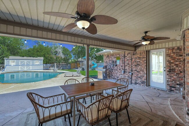 Building Photo - 749 Western Trail