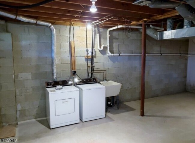 Building Photo - 53 Ben Franklin Dr