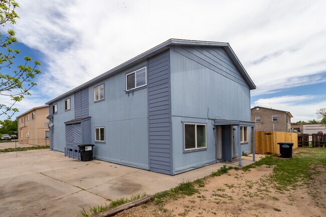 Building Photo - 6672 Provincial Dr