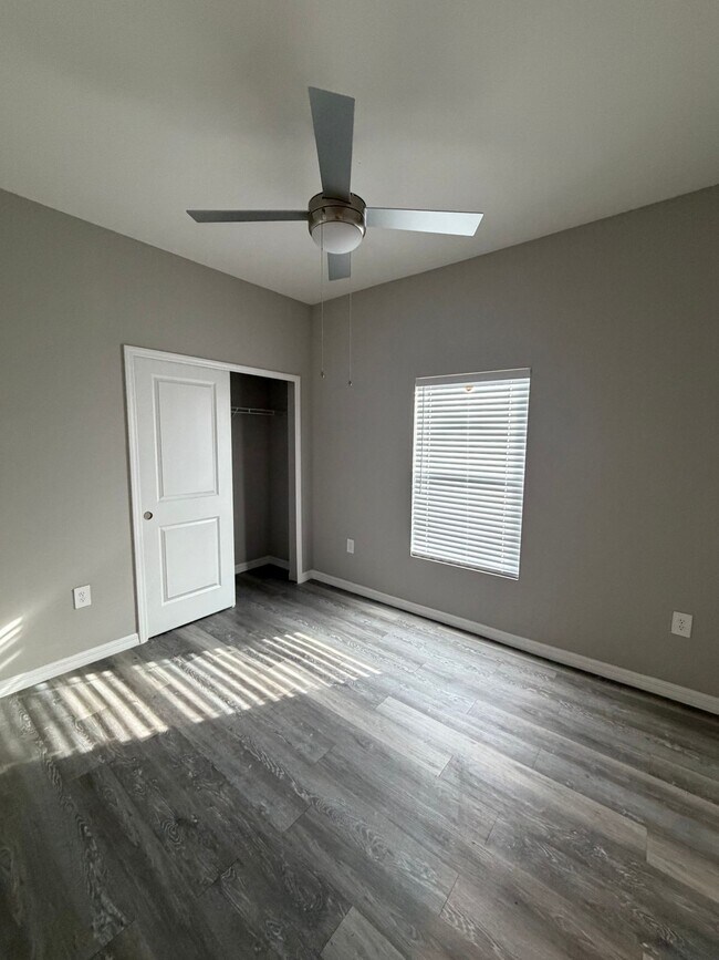 Building Photo - 1306 Saxony Cir