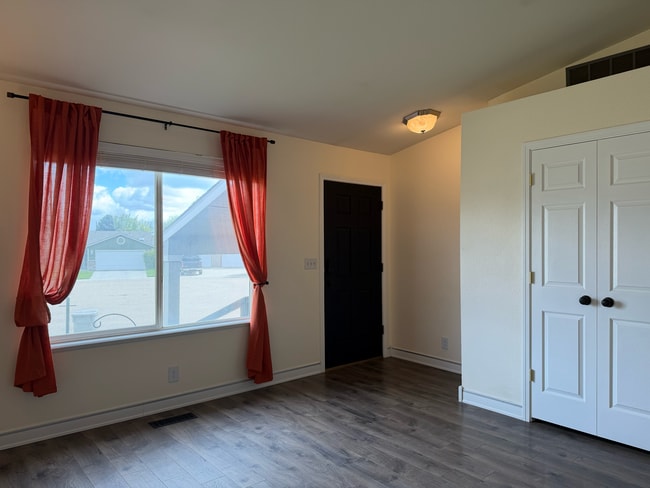 Building Photo - 8103 Waterfowl Ave