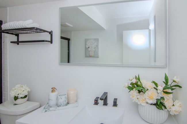 Building Photo - 4194 Packard St