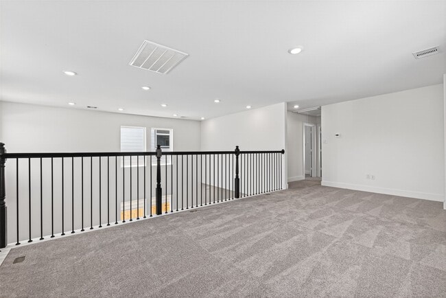 Building Photo - 704 Sonfield Dr