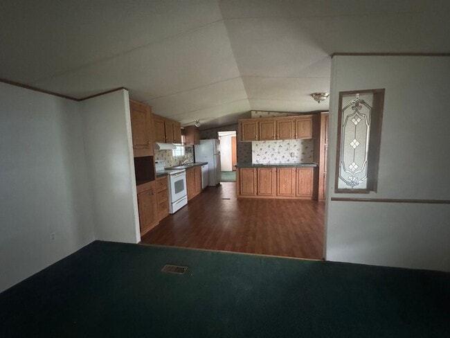 Building Photo - Sweet 3/2 mobile home