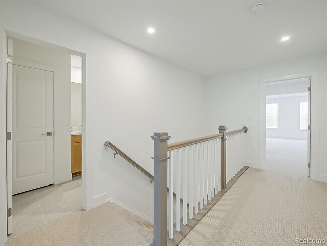 Building Photo - 41503 Breck