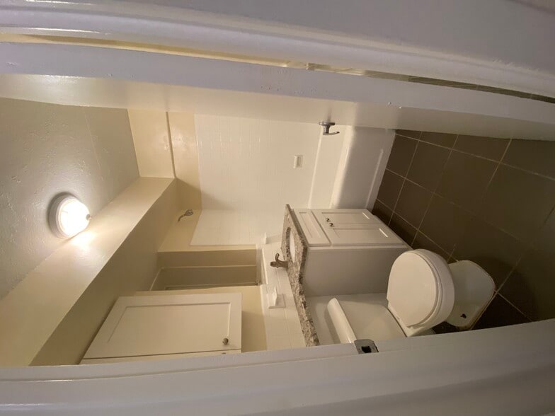 Building Photo - 1440 Beacon St