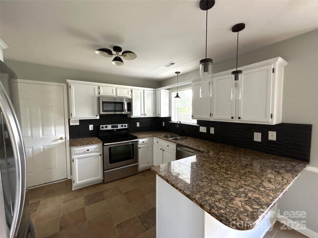 Building Photo - 12311 Longmont Dr