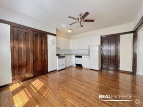 Building Photo - 0 bedroom in CHICAGO IL 60613
