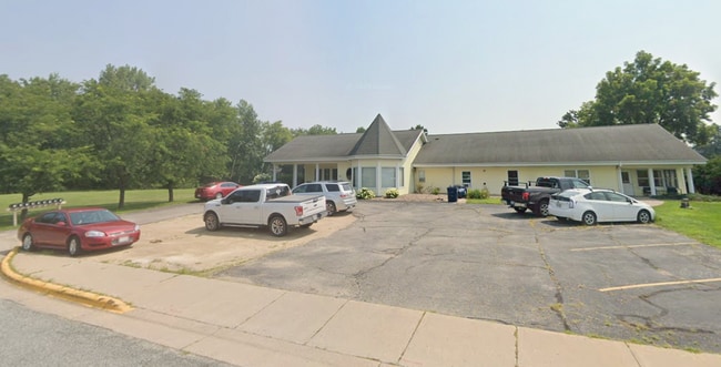 Building Photo - 1 Bedroom 1 Bath Apartment Available- All ...