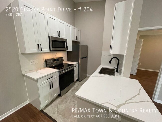 Building Photo - 2520 Grassy Point Dr