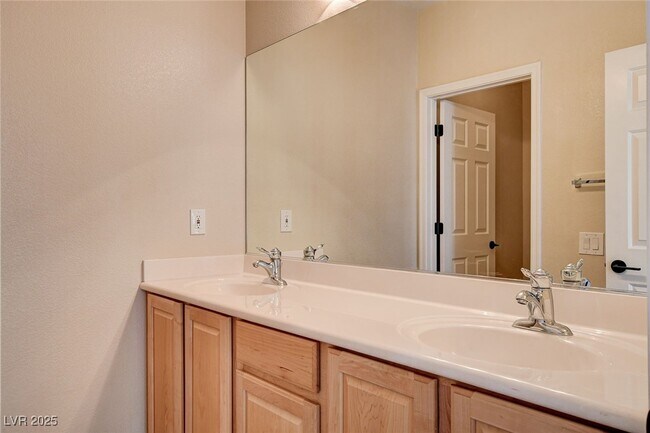 Building Photo - 2536 Sturrock Dr