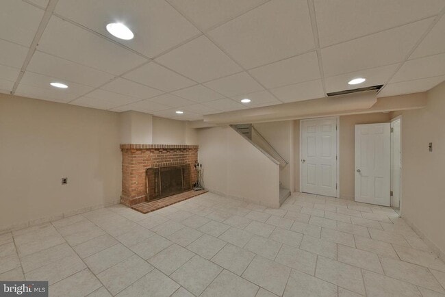 Building Photo - 27 Bysher Ave