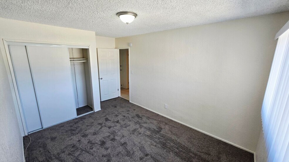 Building Photo - 1210 W Stoneridge Ct