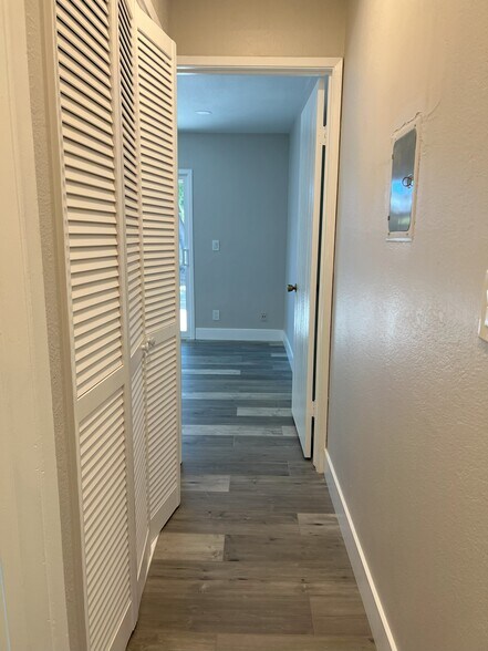 Laundry Area - 5181 Oxbow Ct