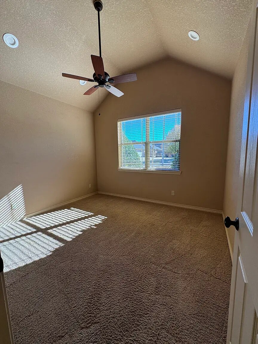Building Photo - 610 Benelli Dr