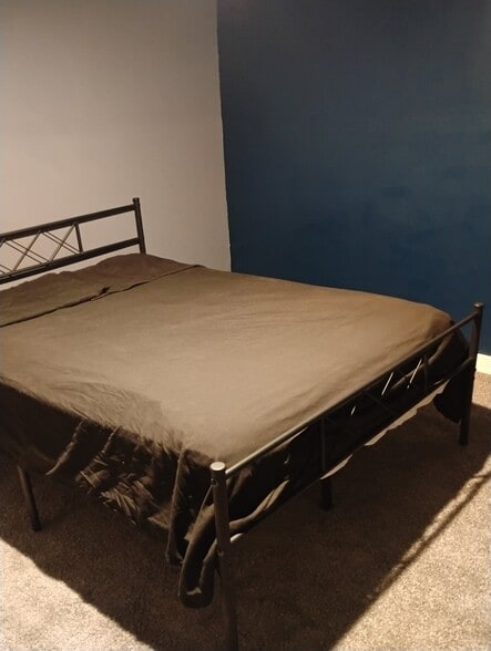 Building Photo - 16511 Snowden St