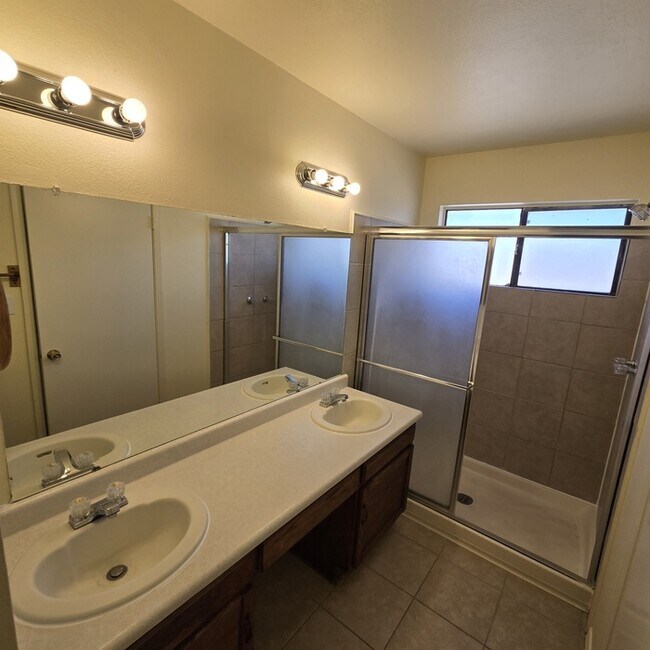 Building Photo - 1489 Gadwall Rd NE