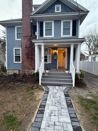 Building Photo - 39 Paumanake Ave