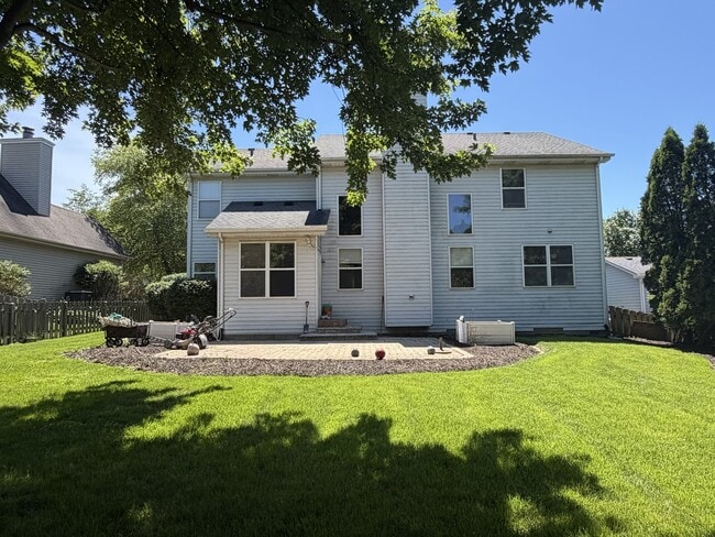 Building Photo - 575 Capital Ln