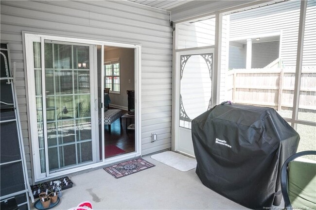 Building Photo - 919 Carolina Ave