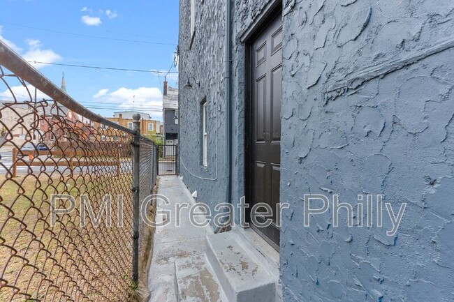 Building Photo - 1904 Orthodox St