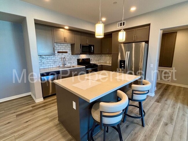 Building Photo - 9352 Solaire Pl