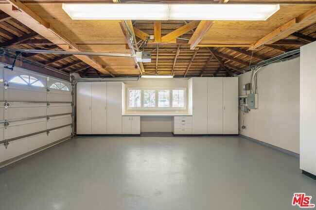 Building Photo - 14972 Camarosa Dr