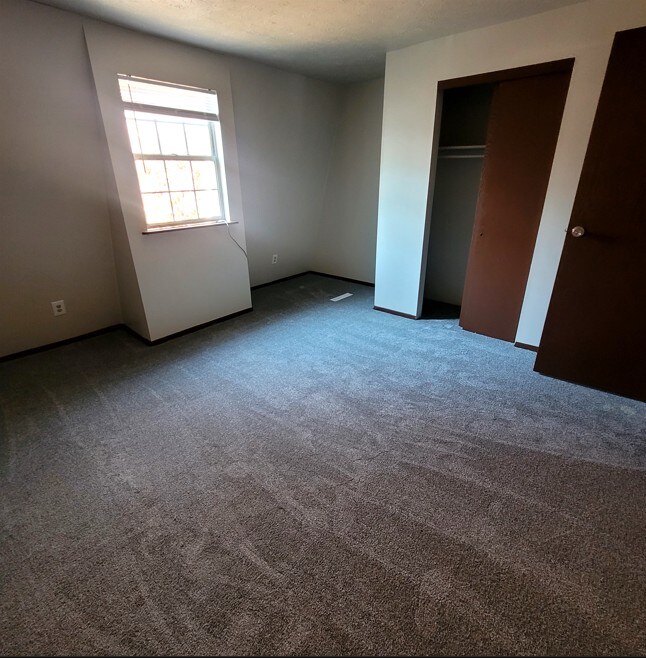 Building Photo - 2777 Kipling Ave NW