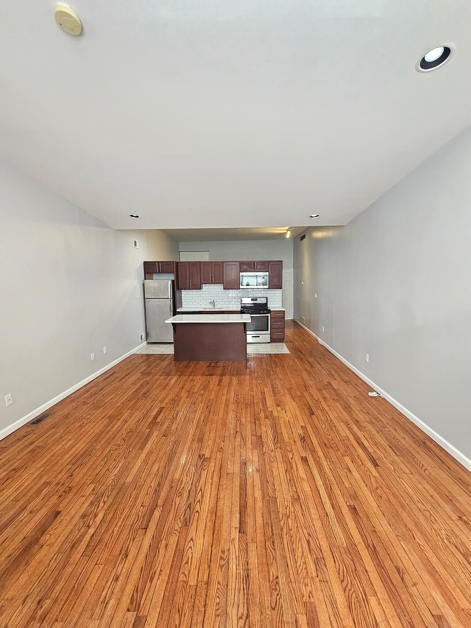 Building Photo - 930 E Passyunk Ave