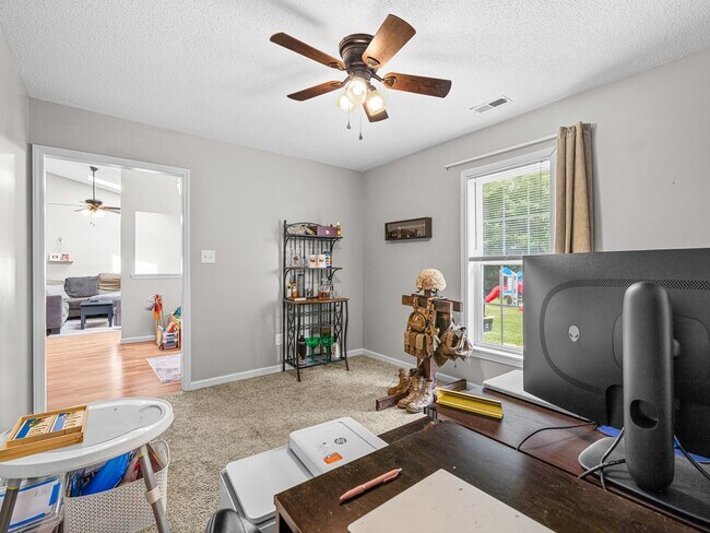 Building Photo - Raintree Subdivision