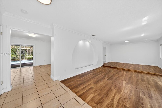 Building Photo - 10142 SW 79th Ave