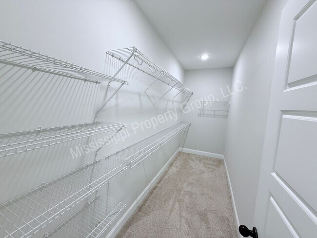 Building Photo - 4088 Fieldstone Lp