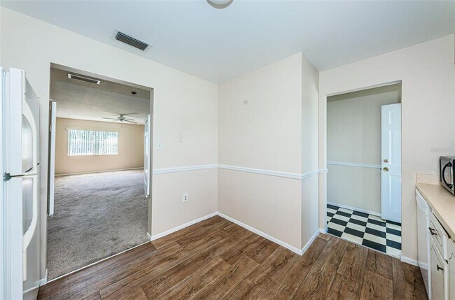 Building Photo - 1706 Belleair Forest Dr