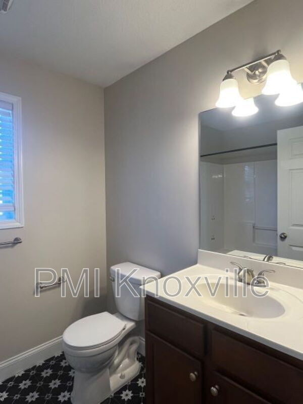 Building Photo - 5825 Beaver Run Ln