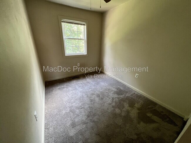 Building Photo - 14611 Earlham Ct