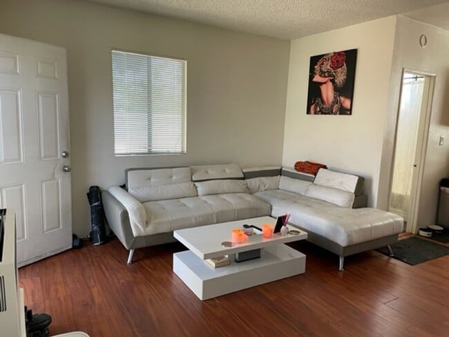 Building Photo - 792 Terminio Ave Long Beach CA 90804
