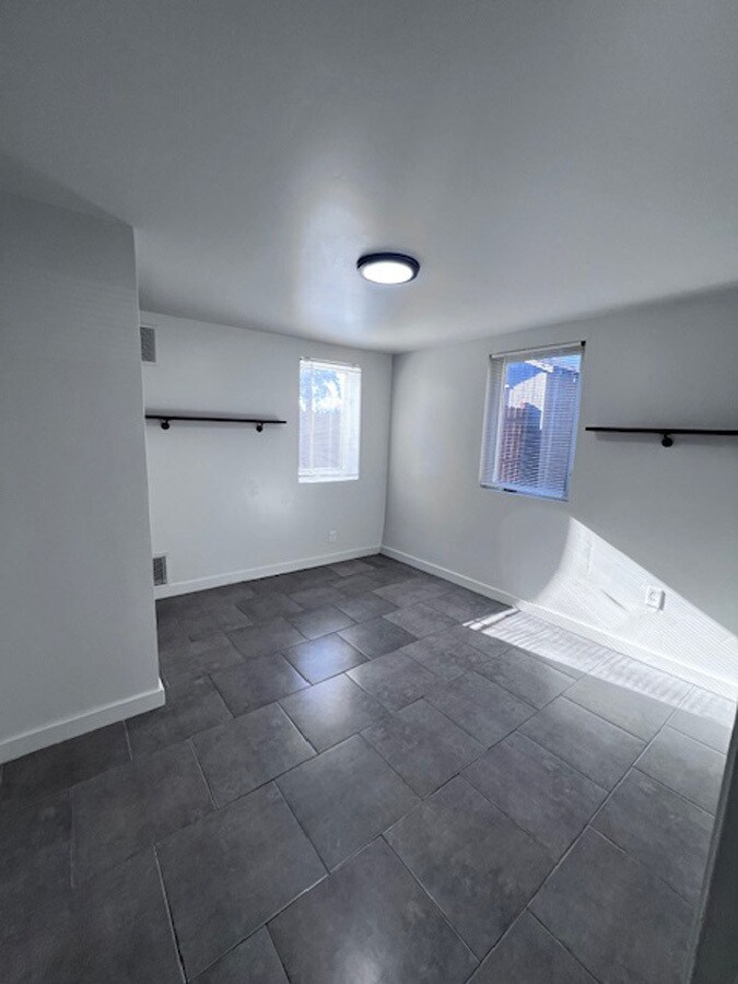 Building Photo - 1037 Peralta St