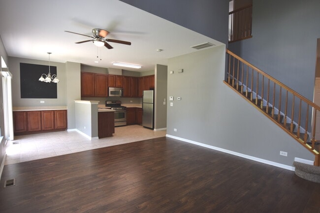 Building Photo - 2382 Claremont Ln