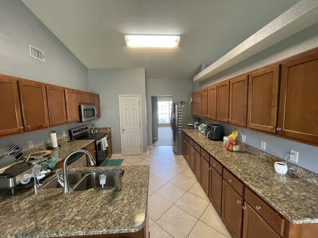 Building Photo - 7025 Boo Ln