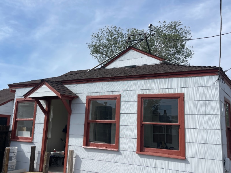 Building Photo - 612 W Plumb Ln