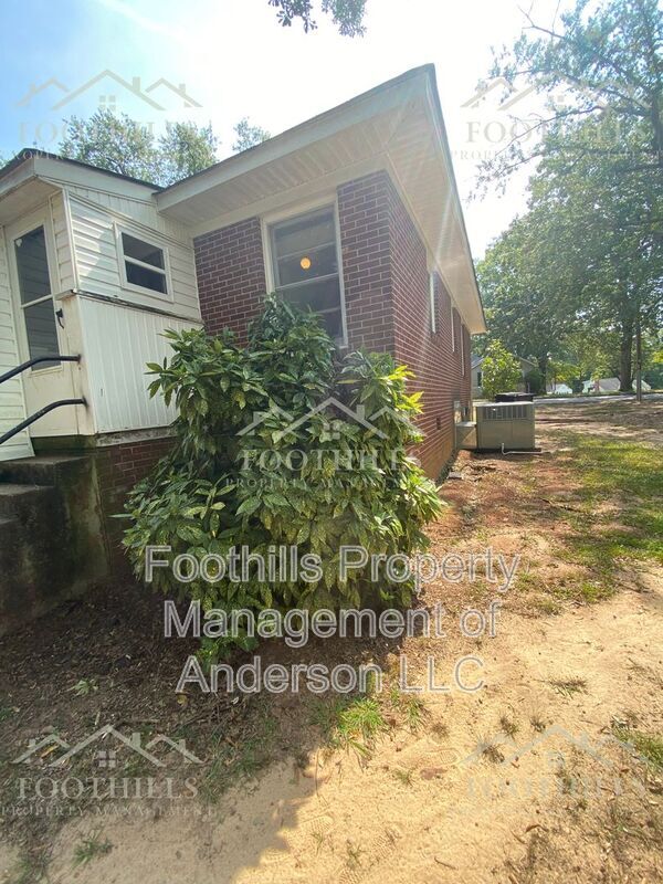 Building Photo - 326 W Fredericks St