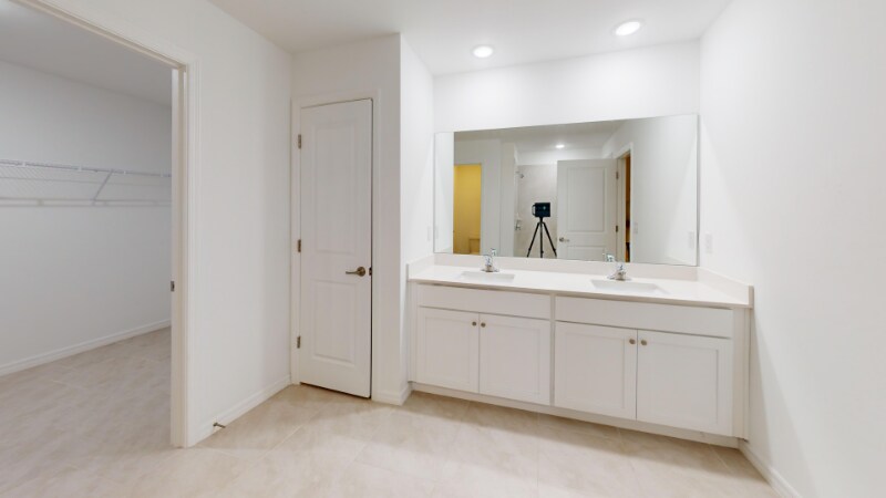 Building Photo - 2846 Northwest 28th Ave