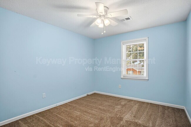 Building Photo - 3420 Linderwood Dr