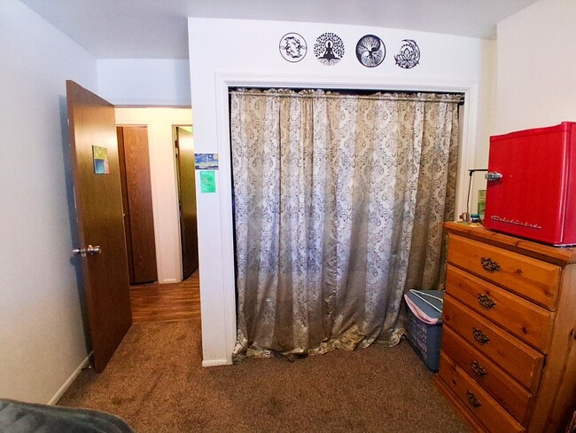 Building Photo - 1728 N 550 W