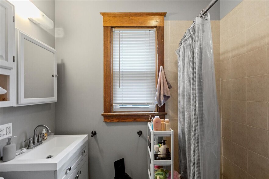 Building Photo - 1117 Foster St