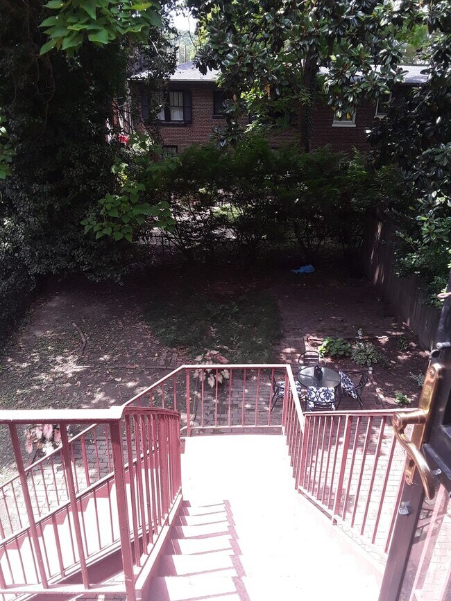 Building Photo - 1238 Garvin Pl
