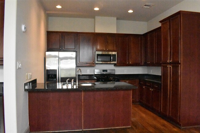 Building Photo - 2922 Leeland St