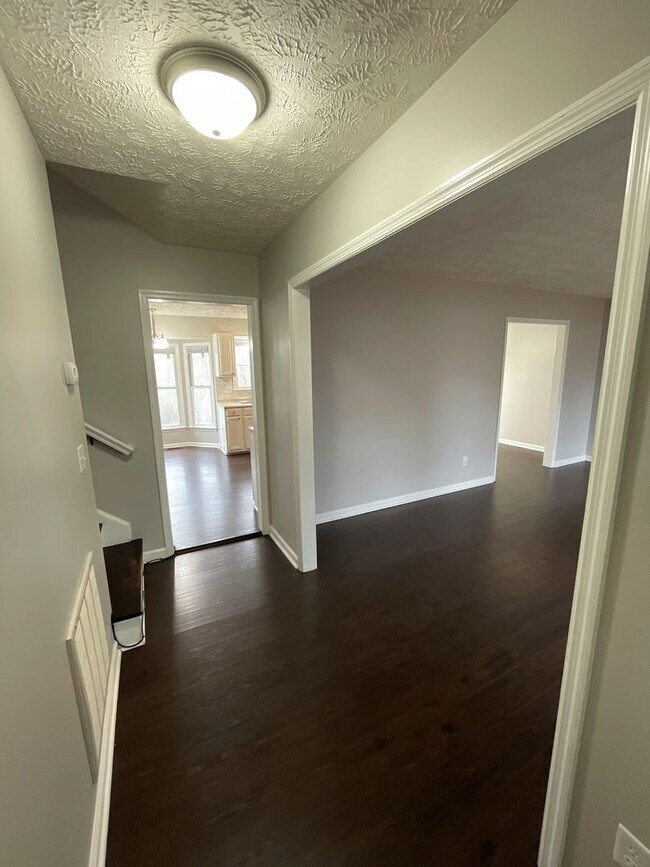 Building Photo - 2009 Calista Cir