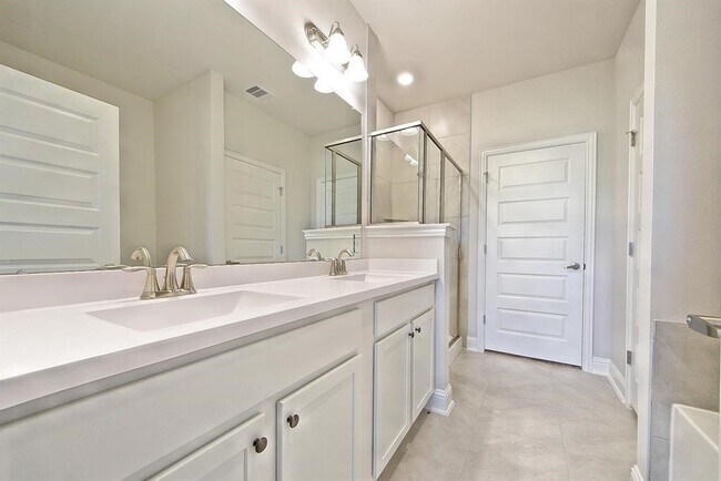 Building Photo - 400 Camino Bay Dr