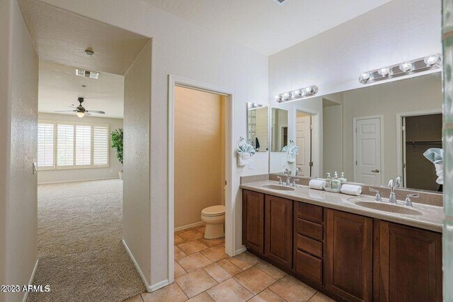 Building Photo - 41520 N River Bend Ct